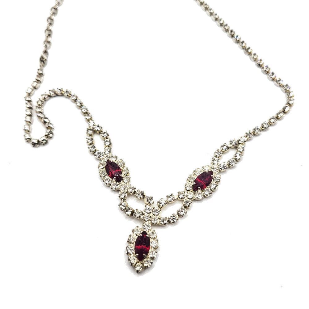 Vintage EstateโHollywood Glam Crystal Necklace 19in